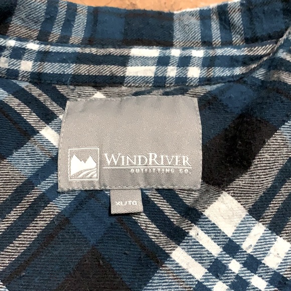 Button Up Top - Picture 2 of 3